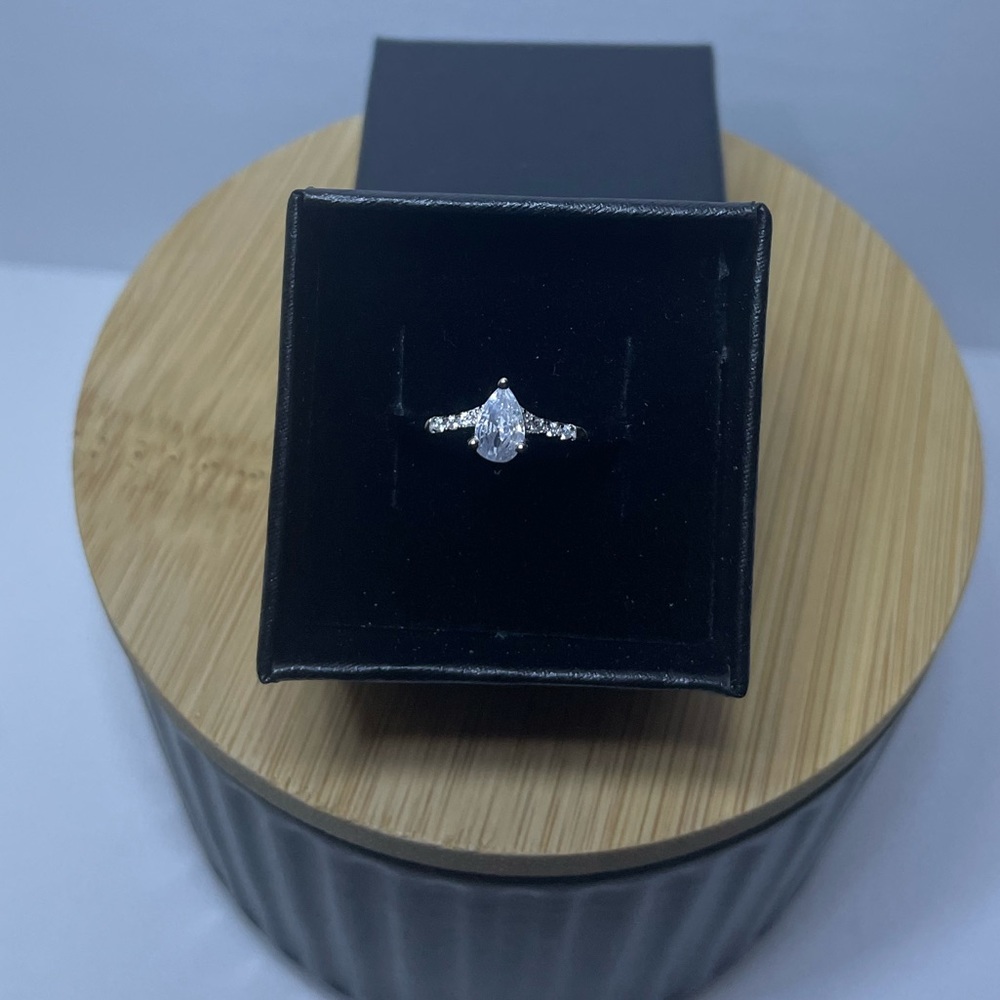 ✨Anna Clear Cubic Zirconia Pear Cut Ring 925 Sterling Silver Various Size